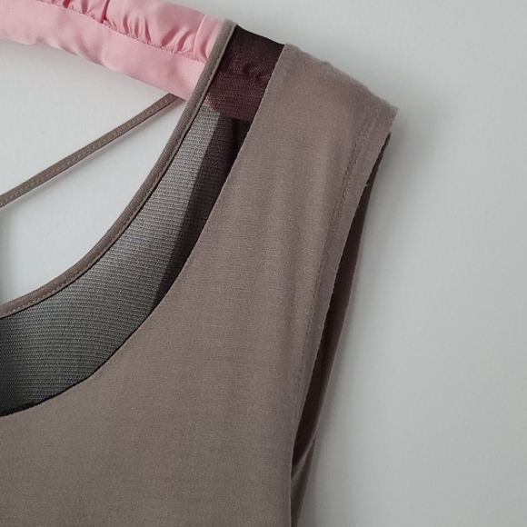 Taupe sleeveless top - size small - Picture 5 of 9